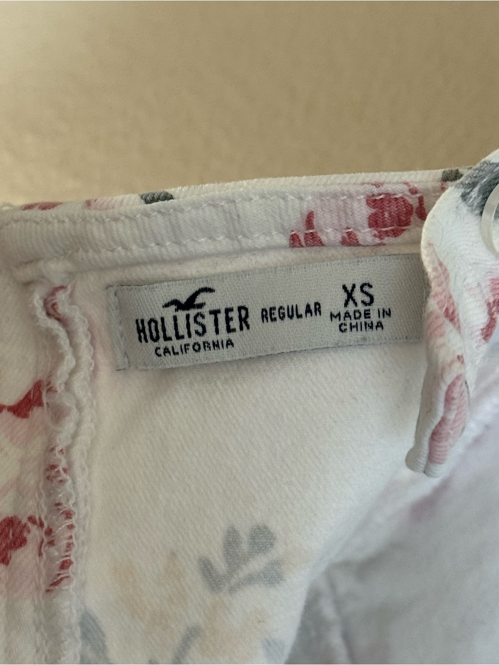 Hollister Floral Denim Mini Dress White Pink Rose Print XS - Picture 2 of 8
